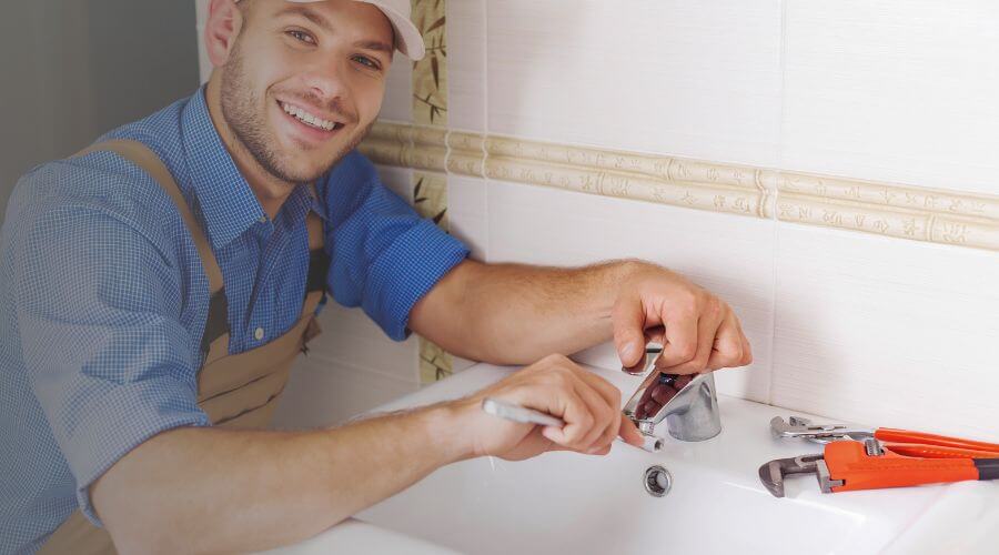 Expert burst pipe repair services in Deshler, NE